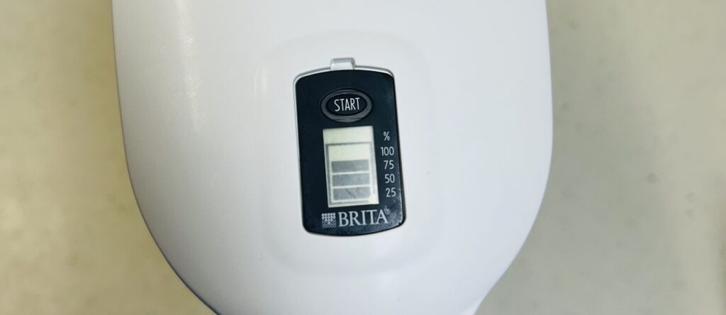 浄水ポットの蓋についているカートリッジ交換のメモリ